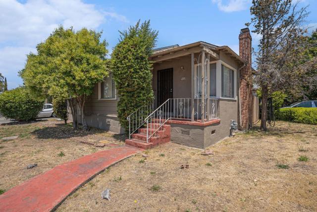 298 Bancroft Avenue, San Leandro CA: https://media.crmls.org/mediaz/35657f34-dfa6-4f98-87c7-330714dfa617.jpg