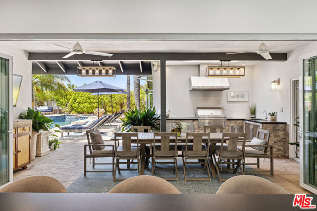 18141 Green Meadow Drive, Encino CA: https://media.crmls.org/mediaz/356617c1-7b8f-45ca-a1b1-eb83470fda6f.jpg