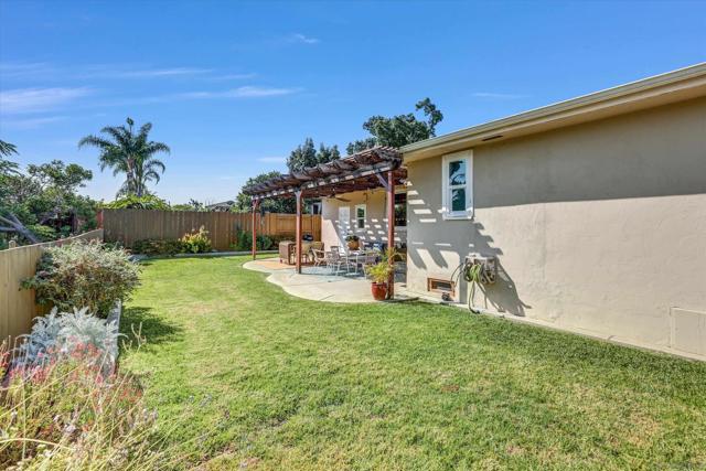 4113 Loma Alta Dr, San Diego CA: https://media.crmls.org/mediaz/356677a0-d32d-497f-bec5-d9b6e592bb2a.jpg