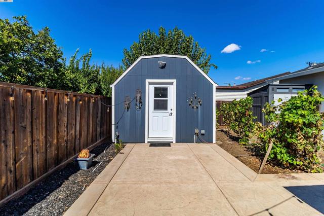 3454 Halifax Way, Concord CA: https://media.crmls.org/mediaz/3566a6ce-8c6c-4a47-9943-bb73251f459c.jpg