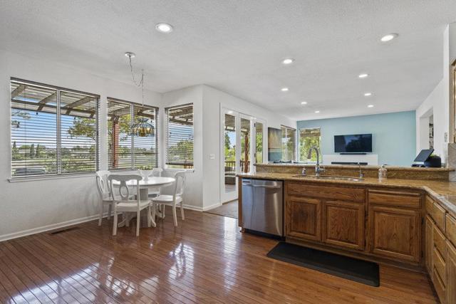 310 Bonnie Lane, Hollister CA: https://media.crmls.org/mediaz/3567156b-6f6c-41bd-96c2-e84e2928a30b.jpg