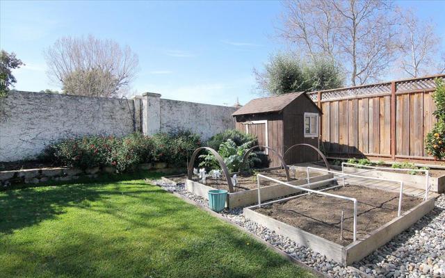 2155 Beachwood Court, Hollister CA: https://media.crmls.org/mediaz/3568dfbe-ce14-42ab-a0d0-ae7184b02862.jpg