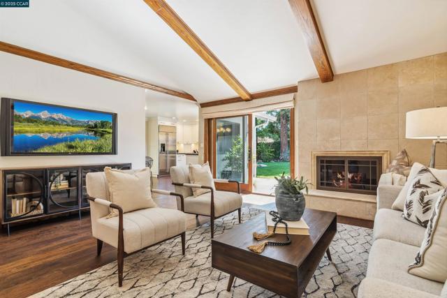 924 Cheyenne Dr, Walnut Creek CA: https://media.crmls.org/mediaz/3568ee59-c965-4713-9054-131c0a19324d.jpg