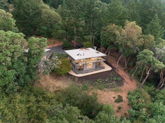 33 Bear Glen Drive, Woodside CA: https://media.crmls.org/mediaz/3568fa37-b877-4c12-8f29-bafe61591019.jpg