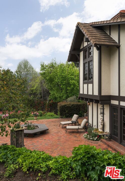 4385 Via Presada, Santa Barbara CA: https://media.crmls.org/mediaz/35690c2b-86f9-460d-8a4b-44ac582a2402.jpg