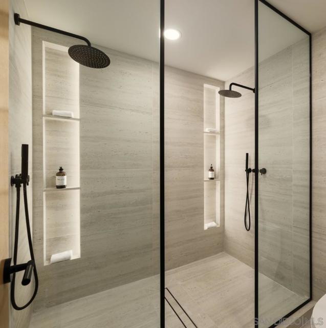 2163 Caminito Circulo Norte, La Jolla CA: https://media.crmls.org/mediaz/35697b1b-6d88-46f5-a15c-ff739b566d5d.jpg