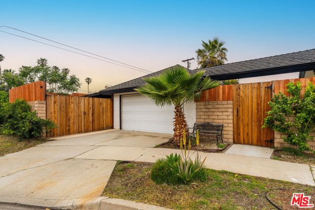 8901 Rubio Avenue, North Hills CA: https://media.crmls.org/mediaz/3569953a-d470-4691-8970-839c018584e1.jpg