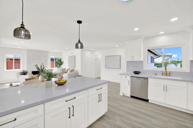5403 Via Carancho, San Diego CA: https://media.crmls.org/mediaz/3569b2d1-0b32-4155-b3e6-80788b4a8763.jpg