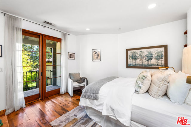 5850 Lapworth Drive, Agoura Hills CA: https://media.crmls.org/mediaz/3569b864-6ad1-4e88-9b2d-12b30790c6b4.jpg