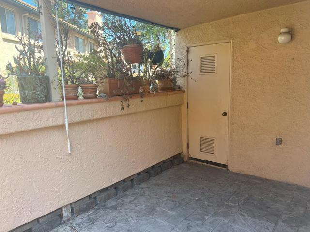 11349 Avenida DeLos Lobos Unit F, San Diego CA: https://media.crmls.org/mediaz/356a71eb-85b2-42d0-ad9d-df1a993609e1.jpg