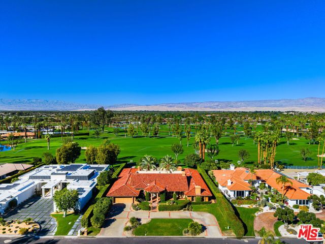 71150 N Thunderbird Terrace, Rancho Mirage CA: https://media.crmls.org/mediaz/356ac2f4-0b7a-43b0-80d5-ed0884e27513.jpg