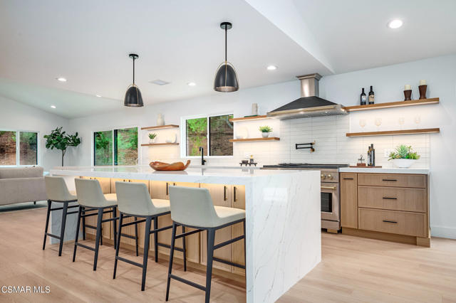 674 Lautrec Court, Thousand Oaks CA: https://media.crmls.org/mediaz/356ae91e-7b03-4a35-8cee-dc4b35e46b0a.jpg