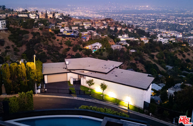 1556 Blue Jay Way, Los Angeles CA: https://media.crmls.org/mediaz/356b63e2-7b63-4d7d-b6ea-9656b4f7a2b4.jpg