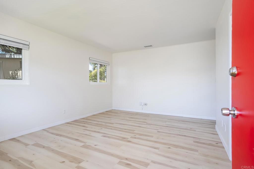4552 Point Loma Avenue - photo 9