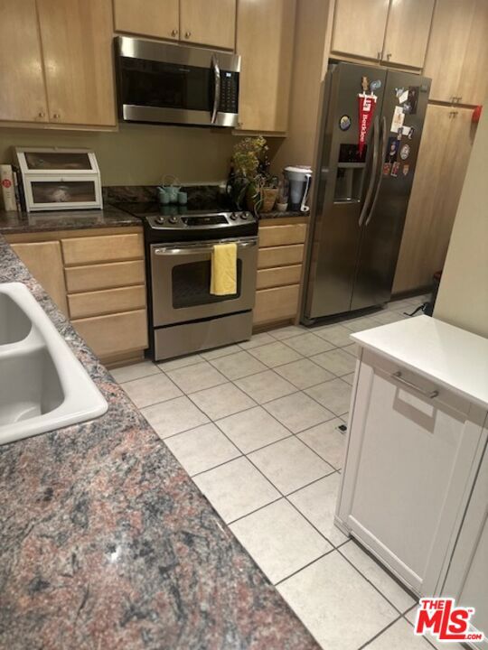 4628 Maytime Lane, Culver City CA: https://media.crmls.org/mediaz/356bd11e-892f-4fd3-a89e-90955ee60e43.jpg