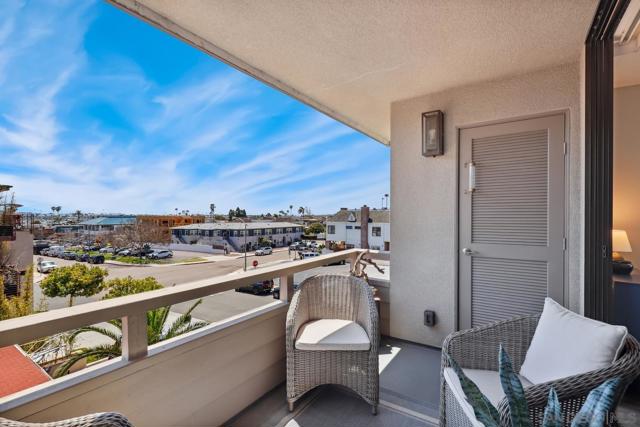 3130 Avenida De Portugal, San Diego CA: https://media.crmls.org/mediaz/356c0a4b-7128-4dcf-a850-5f80235f44d4.jpg