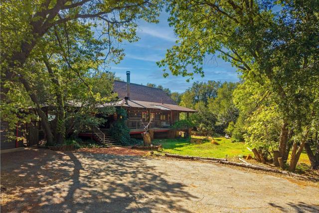 3131 Pera Alta Dr, Julian CA: https://media.crmls.org/mediaz/356c7161-461f-443a-a3ae-5ee9dd656847.jpg