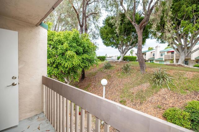 Detail Gallery Image 35 of 56 For 694 Ascot Dr, Vista,  CA 92083 - 3 Beds | 2/1 Baths