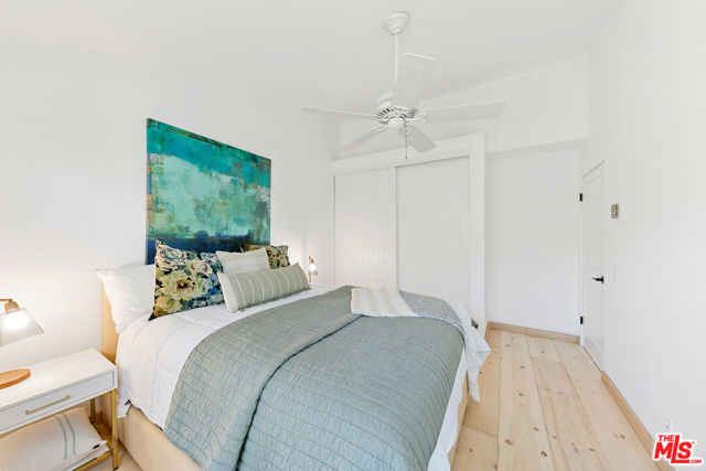 29672 Zuma Bay Way, Malibu CA: https://media.crmls.org/mediaz/356d0844-f698-4303-909a-1189a22061b5.jpg