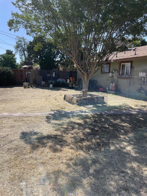 1276 E Johnston Ave, Hemet CA: https://media.crmls.org/mediaz/356d3f77-3934-4f55-a703-867610acb941.jpg
