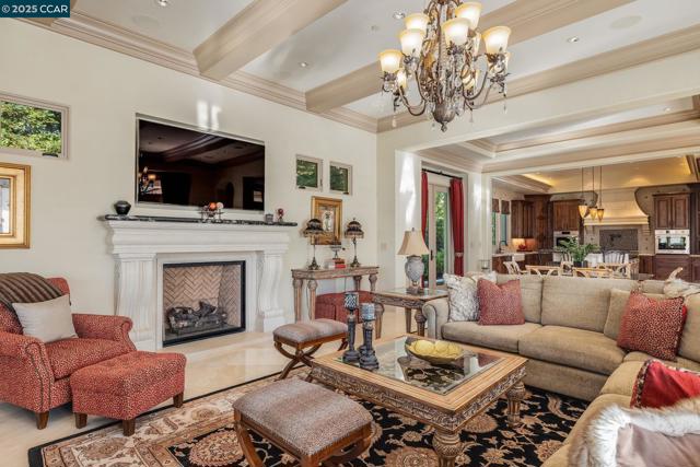 940 Eagle Ridge Dr, Danville CA: https://media.crmls.org/mediaz/356d4f2f-99e6-4124-ba2c-efcf240804a5.jpg