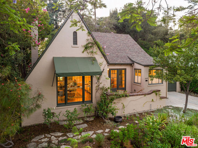1117 N Avenue 64, Los Angeles CA: https://media.crmls.org/mediaz/356d5cdb-df20-4d91-80d0-ea2a18e9ffa7.jpg