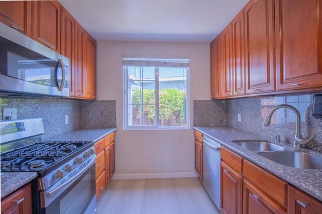 33613 14th Street, Union City CA: https://media.crmls.org/mediaz/356d71a6-6e26-4dd7-82fe-f3570804b0e8.jpg