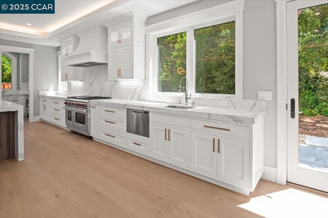 74 Middlefield Rd, Atherton CA: https://media.crmls.org/mediaz/356d7a25-596f-4166-85f9-24132c95234f.jpg