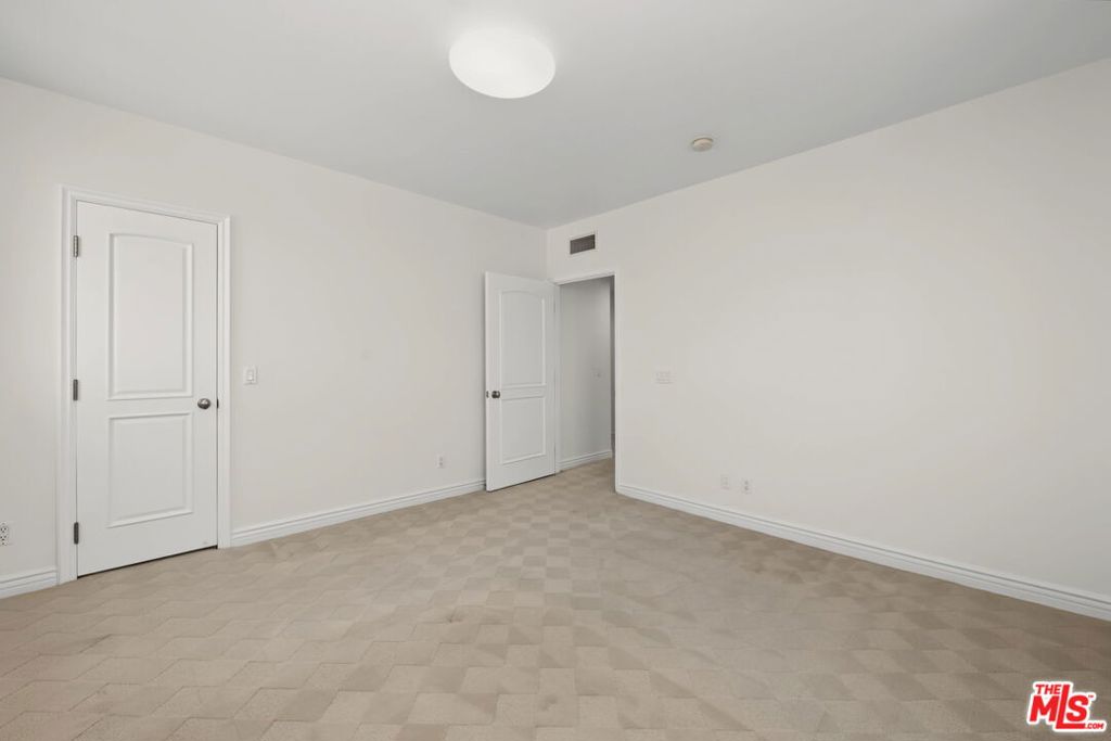 MLS #26855615 image #31