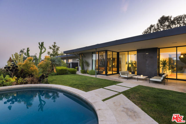 3306 Deronda Drive, Los Angeles CA: https://media.crmls.org/mediaz/356e69e1-e762-4842-aa33-831fb1ad5718.jpg