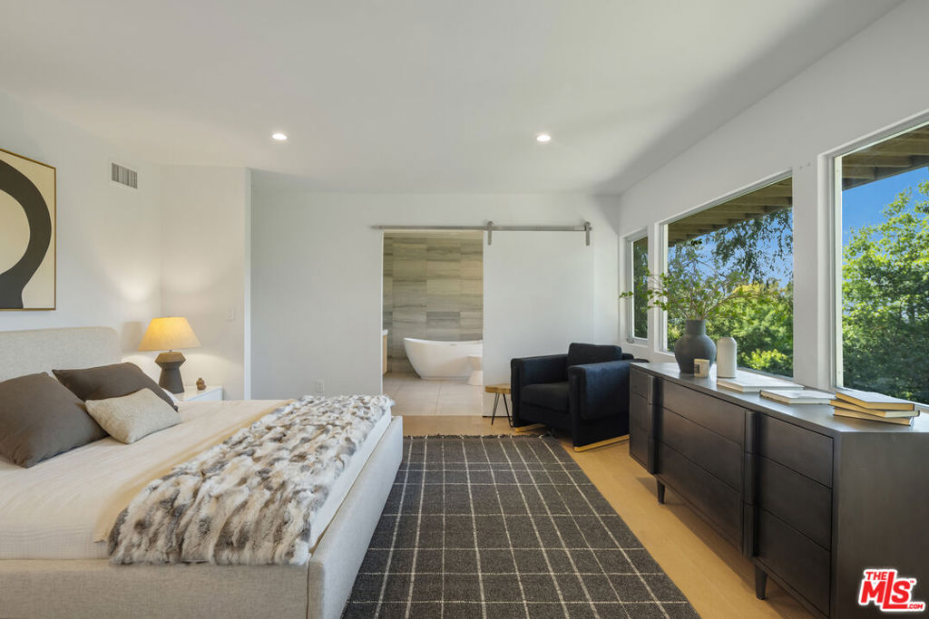 MLS #25622093 image #16