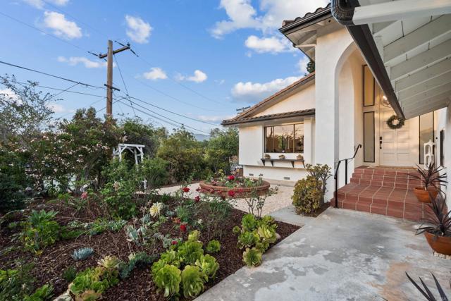 1657 FOOTHILL Drive, Vista CA: https://media.crmls.org/mediaz/356eb7e2-05db-424c-aa15-61982ac25505.jpg