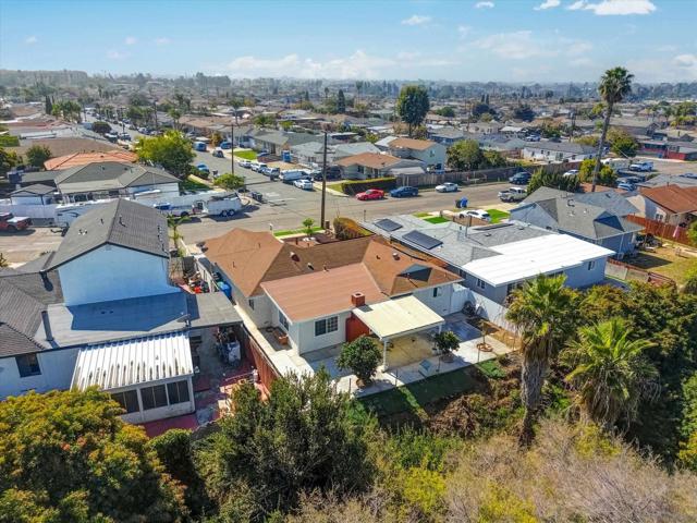 5238 Cervantes Ave, San Diego CA: https://media.crmls.org/mediaz/356ee846-b01a-4a19-b5b8-cb655d52993e.jpg