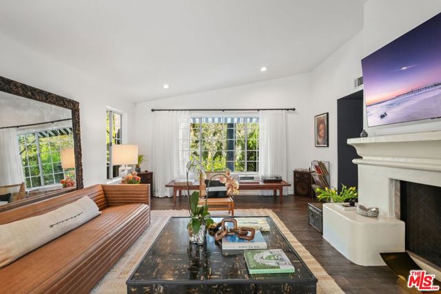 2365 Old Topanga Canyon Road, Topanga CA: https://media.crmls.org/mediaz/356f2c2d-3454-42fe-a63b-5f218aedeb0c.jpg