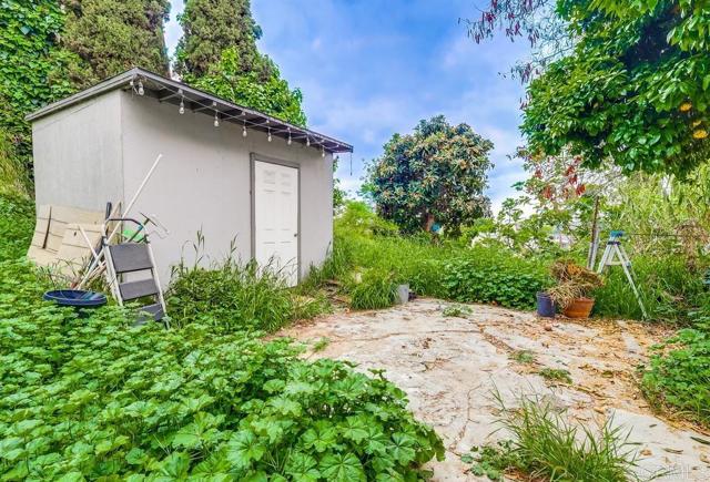 1279 N Hicks Drive, East Los Angeles CA: https://media.crmls.org/mediaz/356f4bc9-74f0-4fd0-91e2-bc31ec86184d.jpg