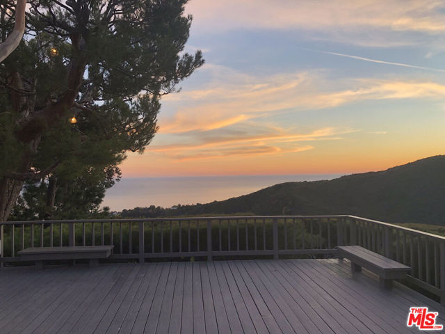 16808 Charmel Lane, Pacific Palisades CA: https://media.crmls.org/mediaz/356f782e-196c-4dd3-9119-02f63ef864fb.jpg