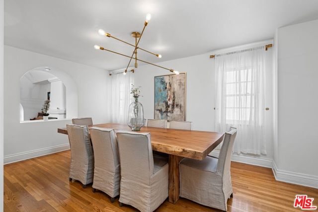 15257 Encanto Drive, Sherman Oaks CA: https://media.crmls.org/mediaz/356fae46-b49f-4883-84c0-c71d4f8ad6fa.jpg