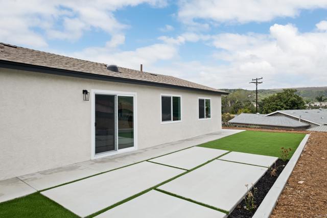 10107 Strathmore Drive, Santee CA: https://media.crmls.org/mediaz/356fd066-d435-41e5-a75b-41e795ff4e57.jpg