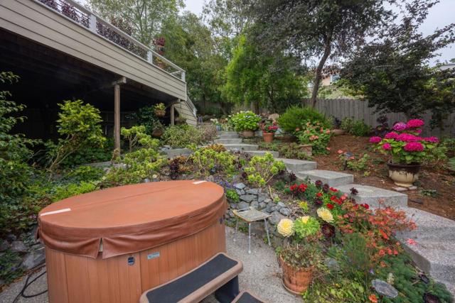 590 Miramar Drive, Half Moon Bay CA: https://media.crmls.org/mediaz/35712953-1b99-46ca-98da-b061278434c1.jpg