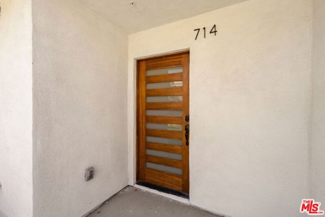 714 W 41st Place, Los Angeles CA: https://media.crmls.org/mediaz/35712e12-3644-4b65-a025-4c5d22623d7a.jpg