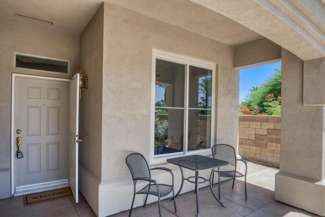44010 Royal Troon Drive Drive, Indio CA: https://media.crmls.org/mediaz/3571409b-d74d-4607-92dc-3e181f9a35a0.jpg