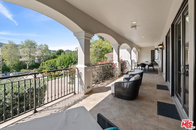23593 Park South Street, Calabasas CA: https://media.crmls.org/mediaz/35718731-f7c7-44ca-8435-ea18e7a1d13c.jpg