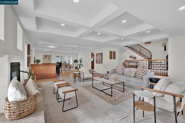 Image 6 of 53 For 367 Mt Washington Way