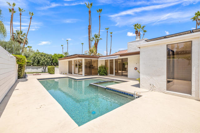 46428 War Bonnet Circle, Indian Wells CA: https://media.crmls.org/mediaz/3571d337-3d71-417f-a992-1ba91450e899.jpg