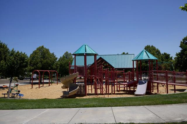 1250 Sunrise Drive, Gilroy CA: https://media.crmls.org/mediaz/3571e009-8f6c-4df9-85db-9e169070b356.jpg