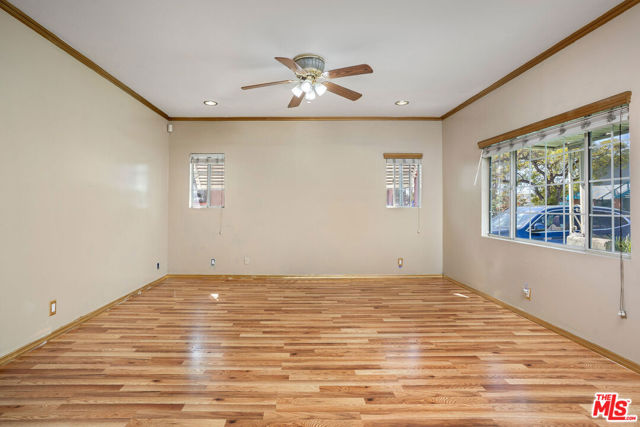 8740 La Salle Avenue, Los Angeles CA: https://media.crmls.org/mediaz/357215c0-64f5-4e41-ac7a-36dd3a7c28dd.jpg