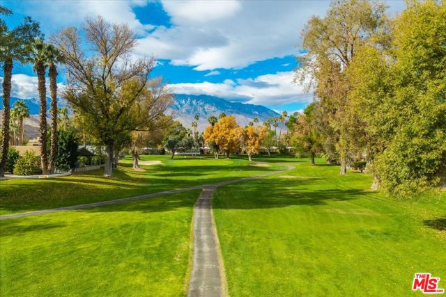 425 S Paseo Laredo, Cathedral City CA: https://media.crmls.org/mediaz/357229af-0122-4b8d-a998-b93329d96bbe.jpg