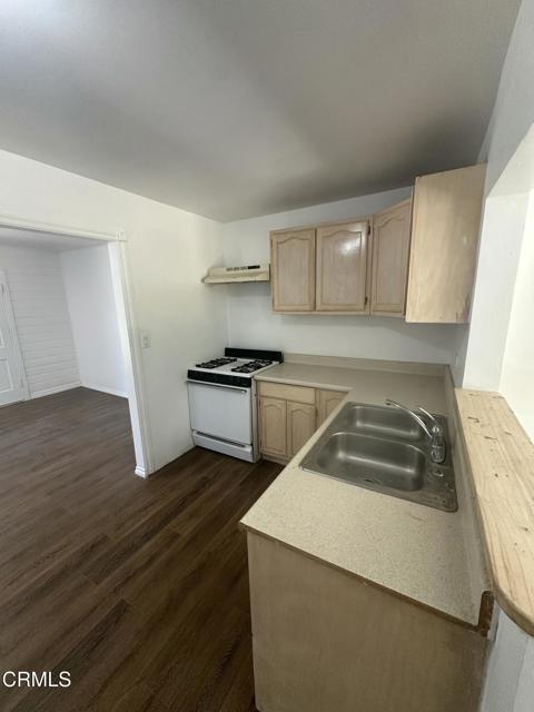 30034 San Martinez Road, Castaic CA: https://media.crmls.org/mediaz/3572787c-646b-41f6-987f-5afd5f307c19.jpg