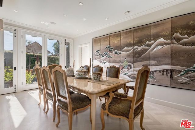 2807 Deep Canyon Drive, Beverly Hills CA: https://media.crmls.org/mediaz/35734736-40da-44fd-ad80-1c9ed0415b19.jpg