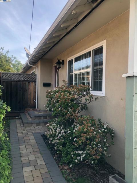 Image 2 of 24 For 3086 Greenview Dr